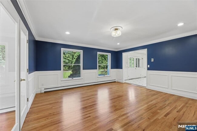 Building Photo - 2 W Saddle River Rd