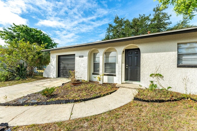 Primary Photo - 2160 Fairlane Dr