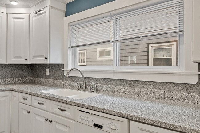 Building Photo - 1 Wentworth Ter