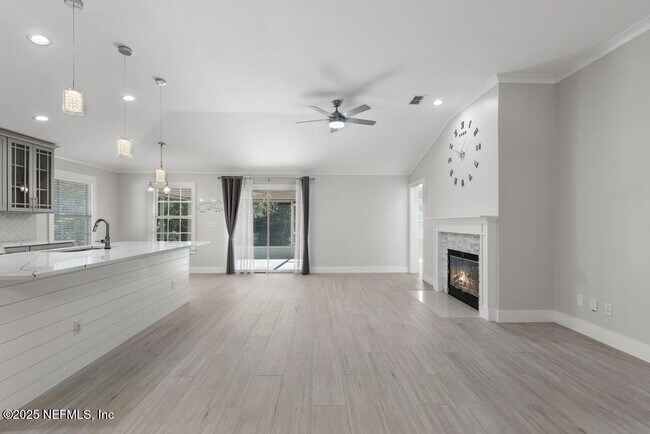 Building Photo - 744 Dewdrop Loop