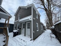 Building Photo - 3026 Monroe Ave