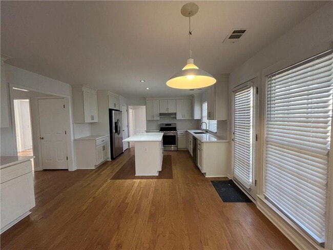 Building Photo - 6535 Ganton Dr