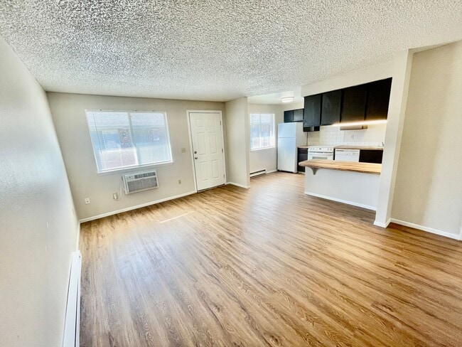 Building Photo - 5420 N Martin St