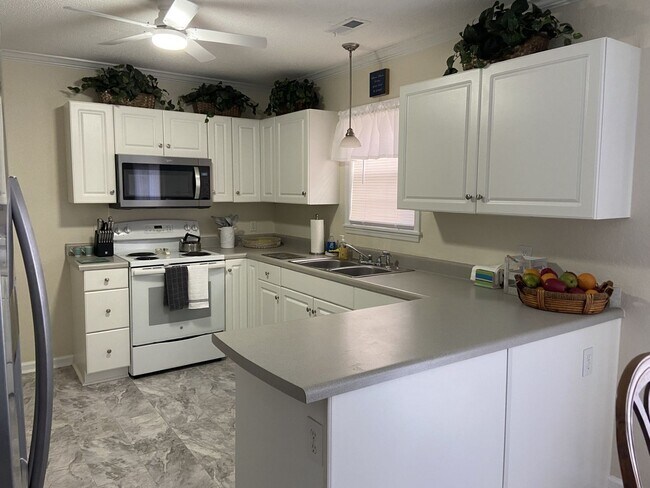 Building Photo - Fully Furnished rental in Pelletier