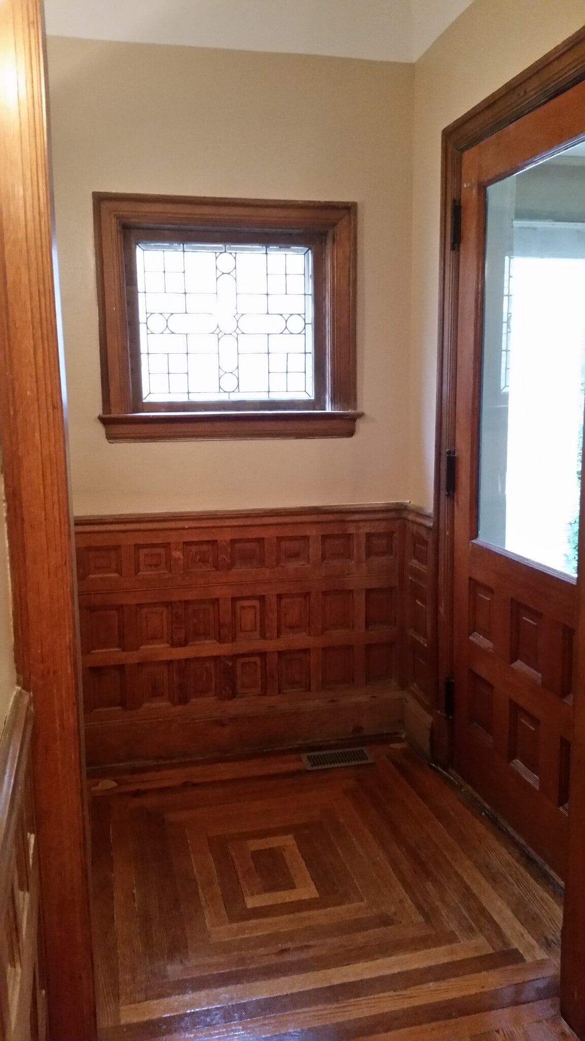 Entry - 1717 D St