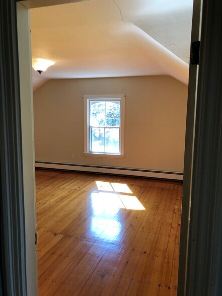 Building Photo - 35 Greenough Ave