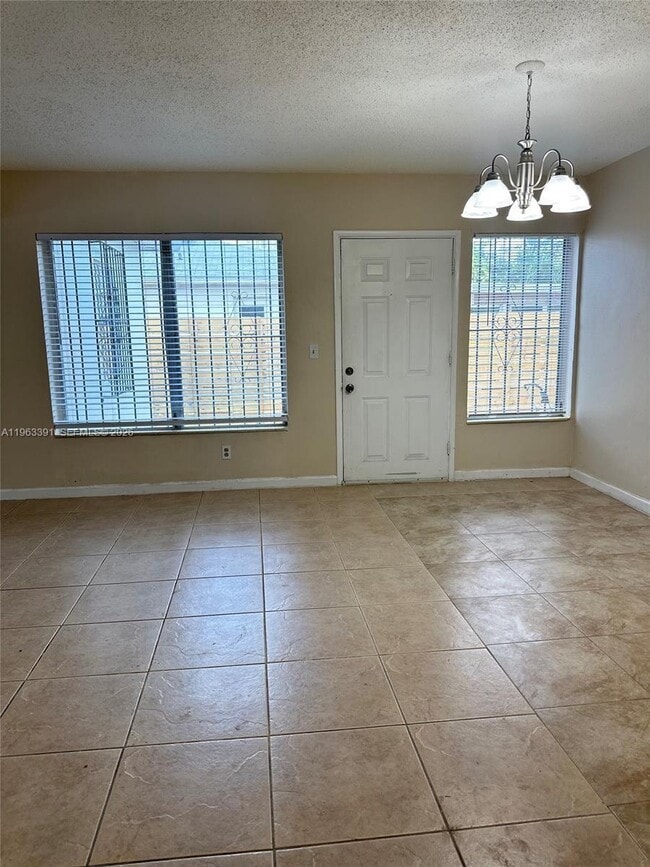 Building Photo - 956 NE 80th St