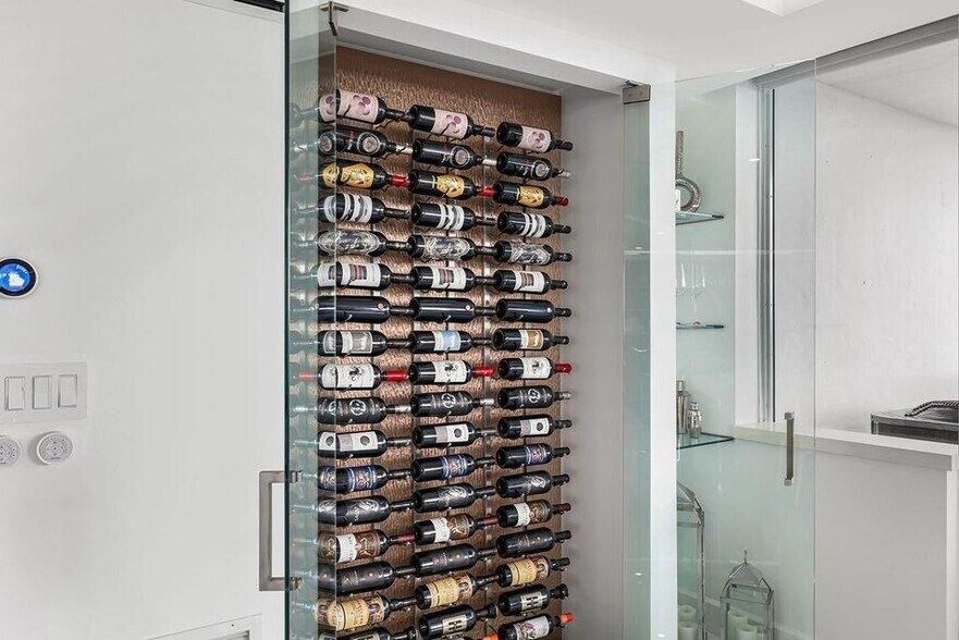 Building Photo - 545 S Fort Lauderdale Beach Blvd