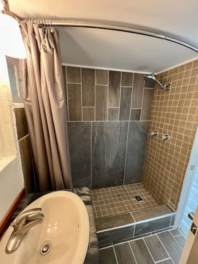 Building Photo - 1615 38th St