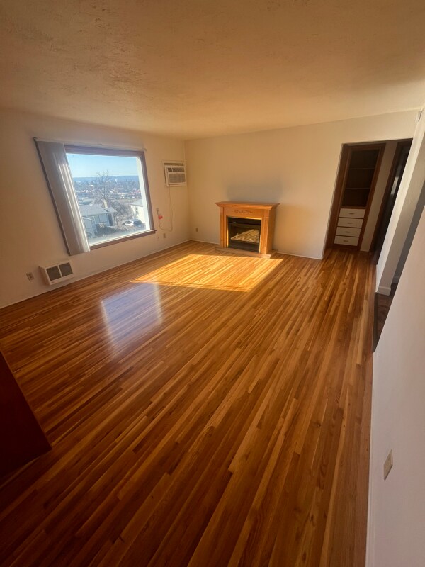 Building Photo - 120 E Euclid Ave