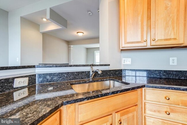 Building Photo - 6160 Cinnamon Ct