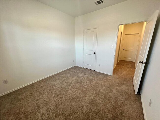 Building Photo - 2400 Fullmoon Dr