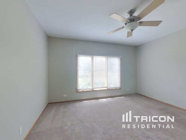 Building Photo - 593 Prairie Crossing Dr
