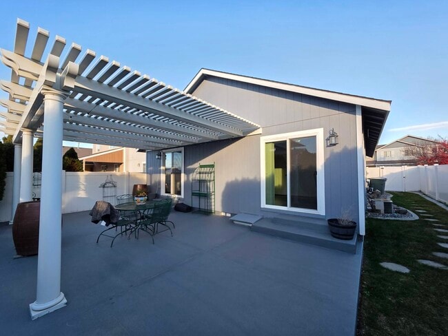 Building Photo - 2740 Jason Loop