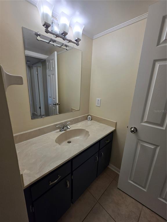 Building Photo - 3824 Saxon Dr