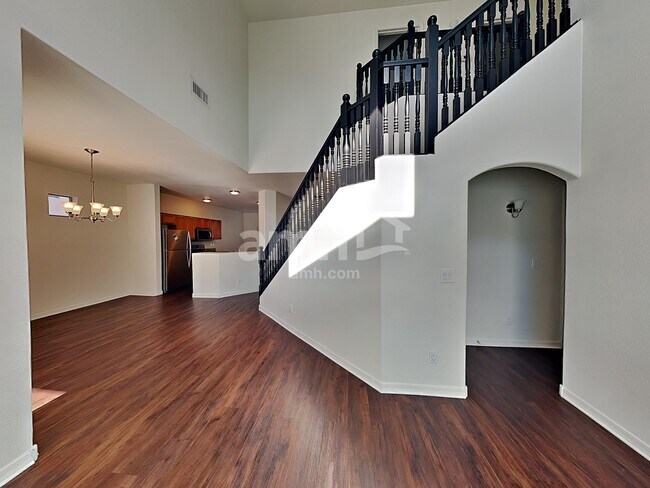 Building Photo - 138 E Calle Del Rondador