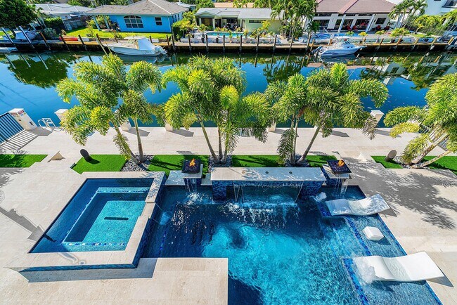 Building Photo - 2650 NE 48th Ct