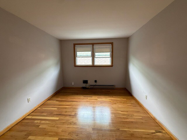 Building Photo - 537 Davis Ave