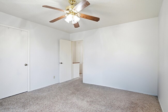 Building Photo - 1273 N 400 E