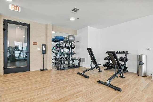 Building Photo - 1701 Simond Ave Ave