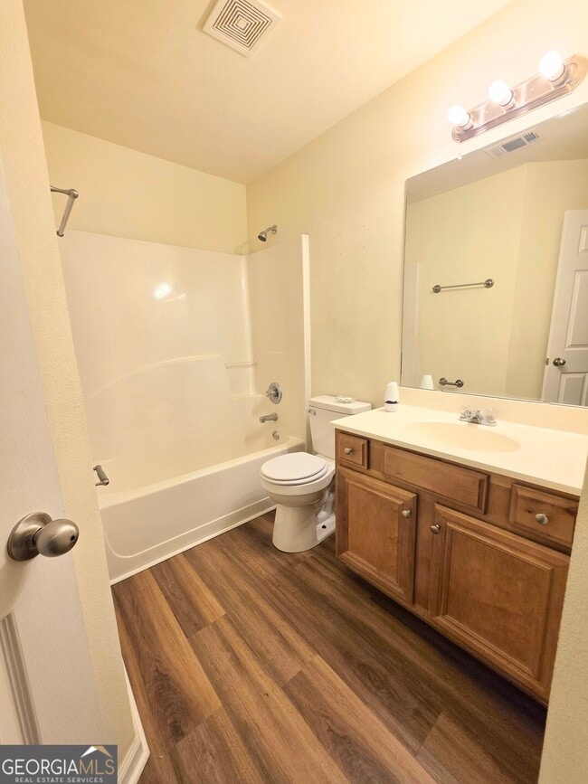 Building Photo - 207 Granite Way