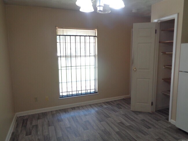 Building Photo - 7712 Impala Dr