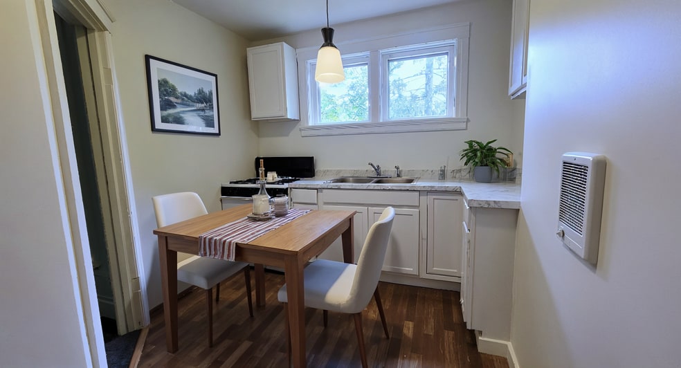 Kitchen - 128 W Main St