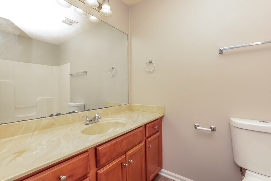 Building Photo - 606 Nixon Way