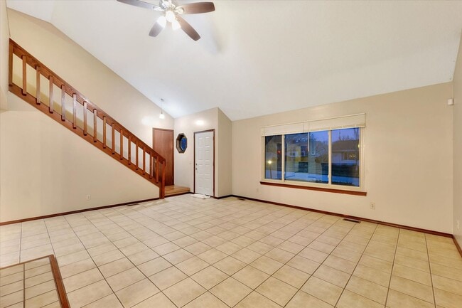 Building Photo - 4 bedroom, 2 bath home - Available August