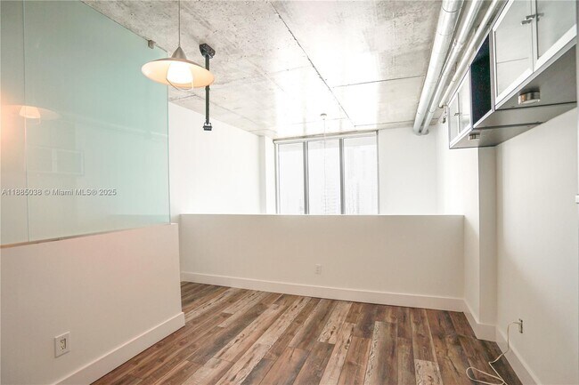 Building Photo - 690 SW 1st Ct