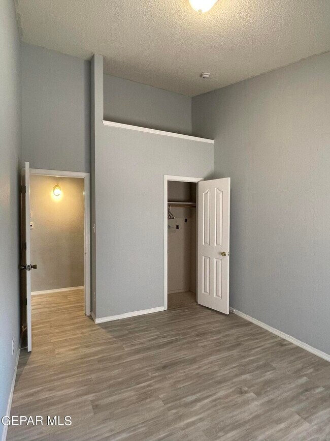 Building Photo - 3701 Trina Pl