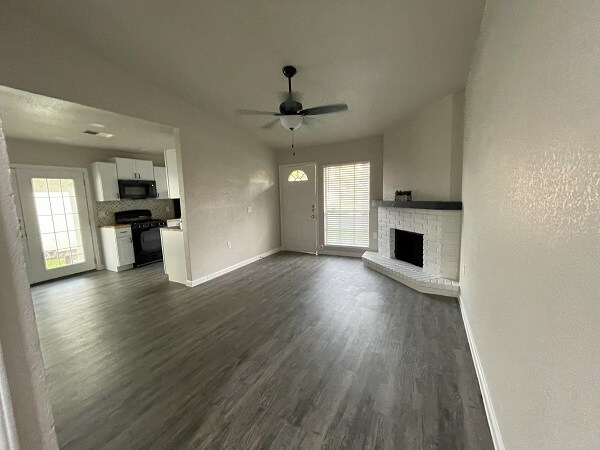 Building Photo - 5915 Misty Glen