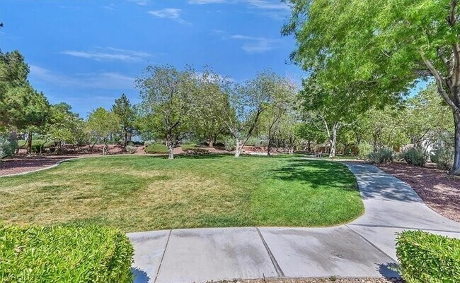 Building Photo - 10580 Olympic Pine Dr