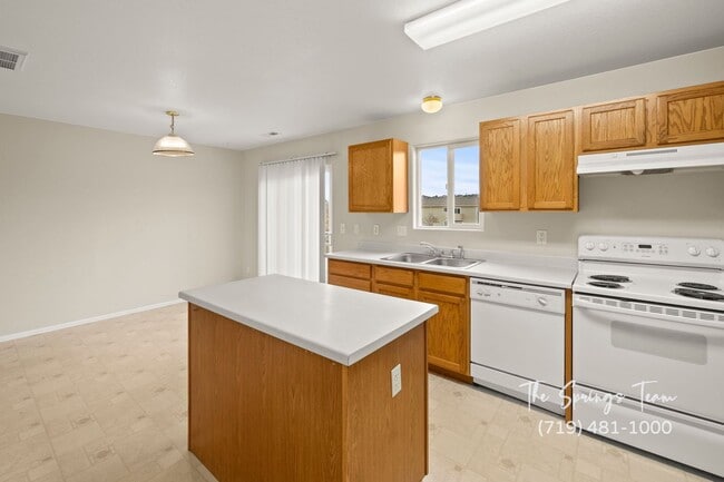 Building Photo - CHARMING 3BD/2BA CONDO featuring FRESH UPDATES - Security Deposit Waiver Available