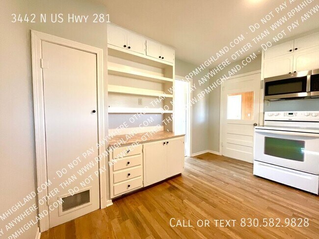 Building Photo - 3442 N U.S. Hwy 281