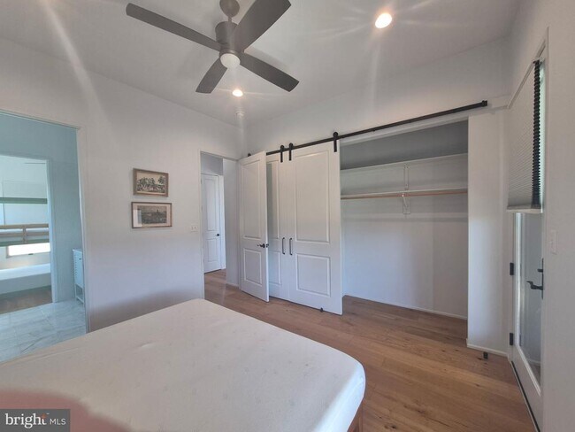 Building Photo - 330 Majestic Ln