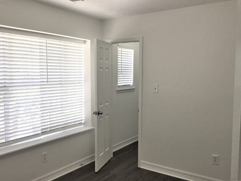 Building Photo - 9151 Autumn Harvest Dr