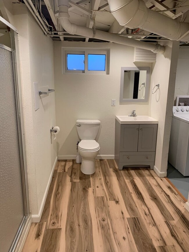 Building Photo - 2 BEDROOMS PLUS 2 BONUS ROOMS, 2 BATHROOM SINGLE FAMILY HOME WITH 1 CAR GARAGE
