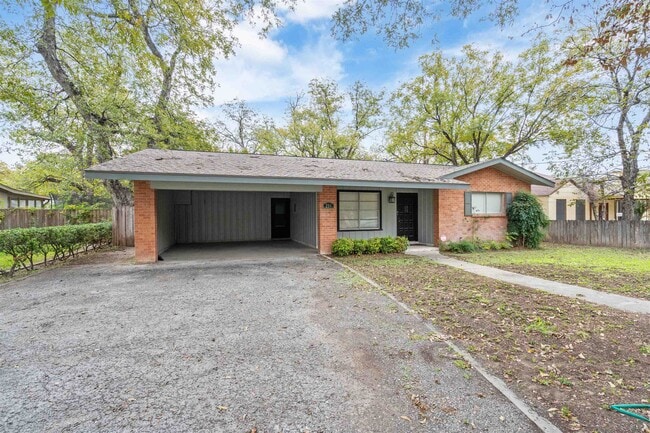 Building Photo - 214 W Strickland St