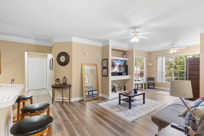 Building Photo - 13016 Plantation Park Cir