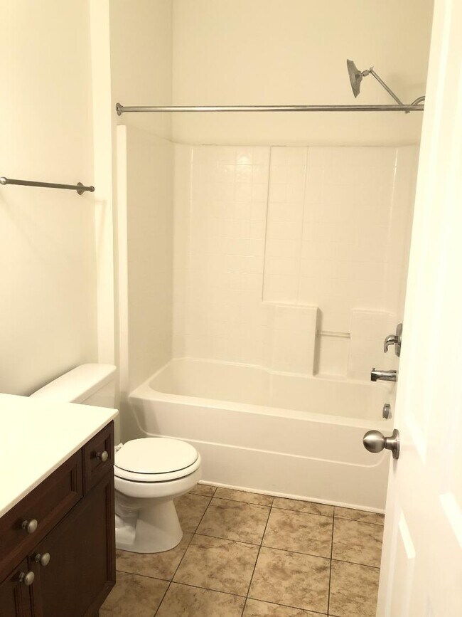 Building Photo - 8221 Lenox Creekside Dr