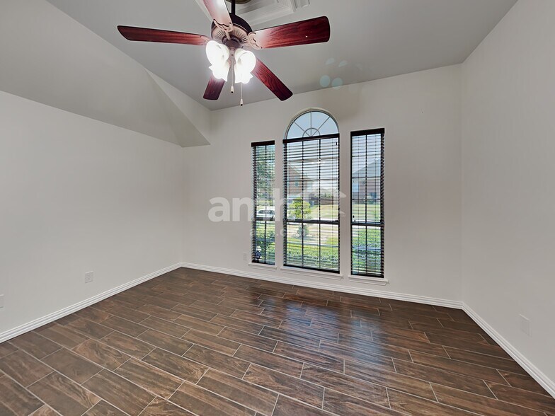 Building Photo - 2228 Coopers Hawk Ct