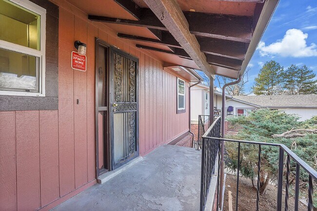 Building Photo - $1,395.00 - $500 OFF First Month's Rent - ...