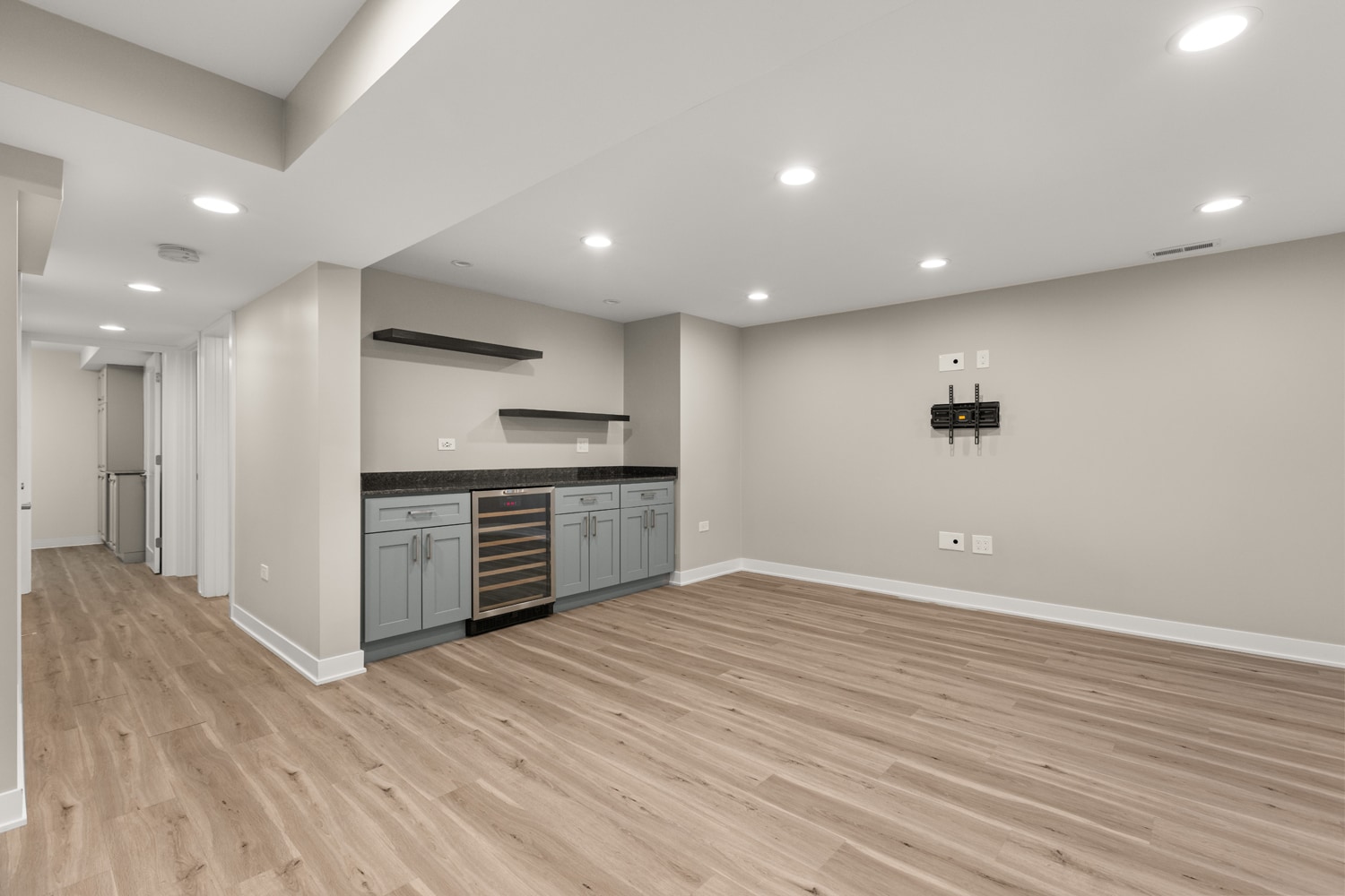 Building Photo - 3608 W Diversey Ave