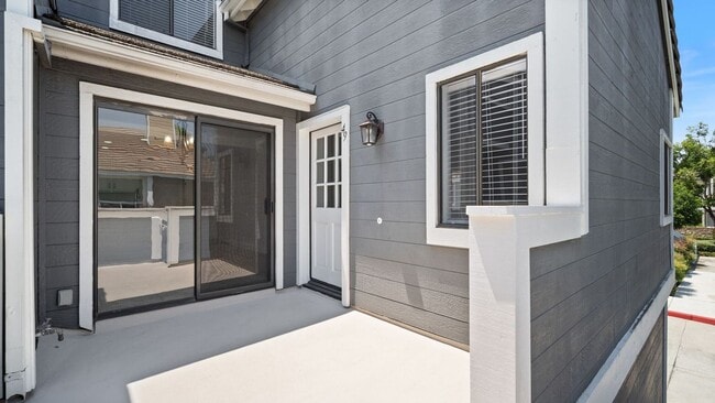 Primary Photo - Upgraded 2-Bedroom Carriage Townhome with ...