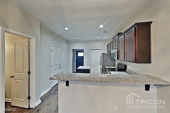 Building Photo - 409 Riverwood Ct