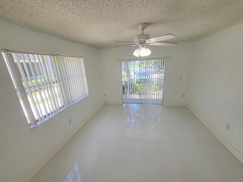 Building Photo - 8520 SW 212th St