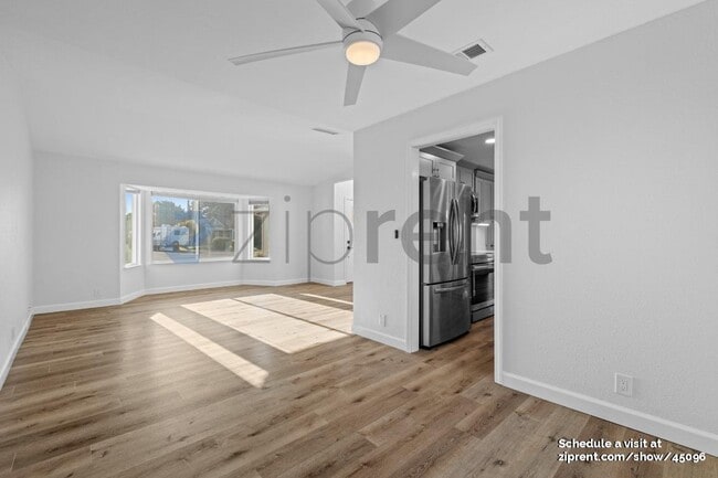 Building Photo - 1275 Sweetbrier Pl
