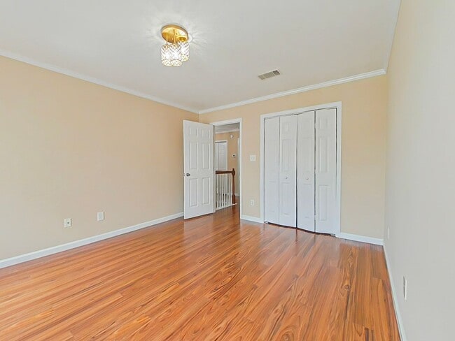 Building Photo - 3 Bed 2.5 Bath Home near Lakeside Highschool