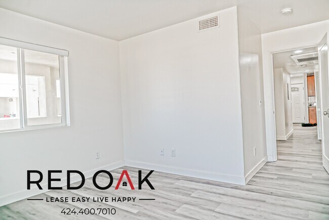 Building Photo - 505 E Rialto Ave